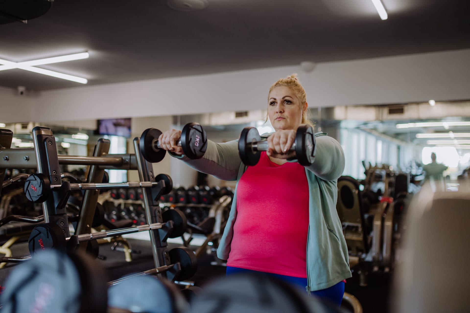 Nutricionista Bajar de Peso: Comprométase con una rutina de entrenamiento de fuerza