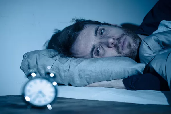 como calmar un ataque de ansiedad en la noche